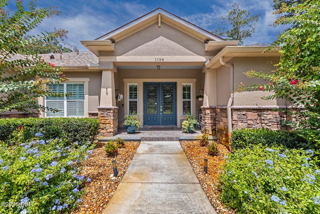 1104 N Boston Avenue, Deland, FL 32724