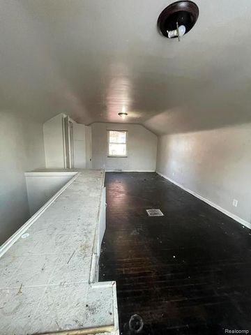 9205 Mckinney Street, Detroit, MI 48224