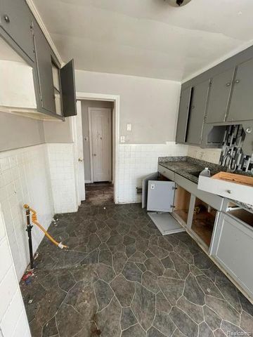 9205 Mckinney Street, Detroit, MI 48224