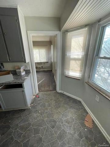 9205 Mckinney Street, Detroit, MI 48224