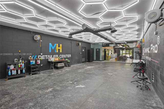 10705 Biscayne Boulevard, Miami, FL 33161
