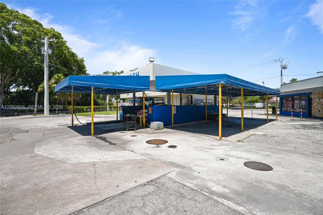 10705 Biscayne Boulevard, Miami, FL 33161