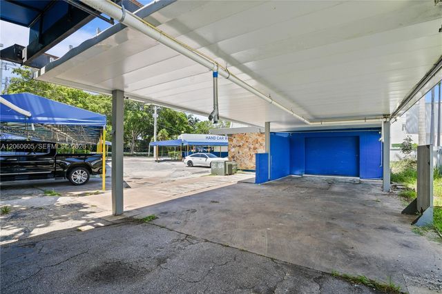 10705 Biscayne Boulevard, Miami, FL 33161