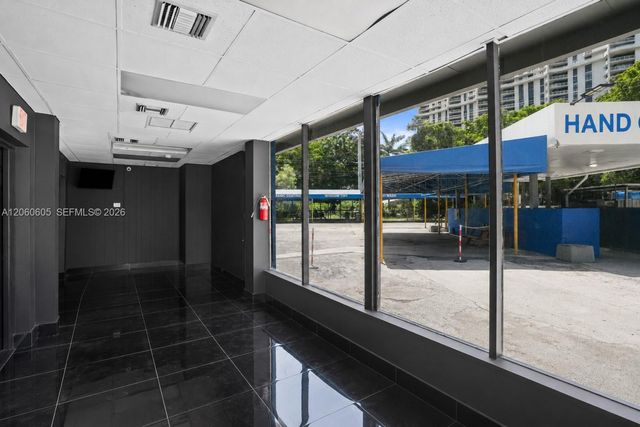 10705 Biscayne Boulevard, Miami, FL 33161