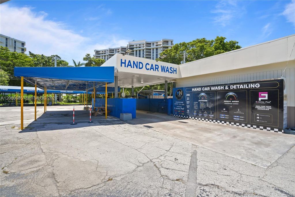 10705 Biscayne Boulevard, Miami, FL 33161