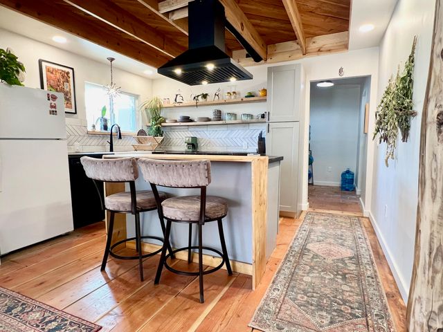 106 Mountain Valley Drive, Edgewood, NM 87015