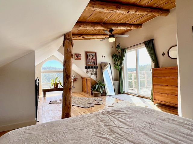 106 Mountain Valley Drive, Edgewood, NM 87015