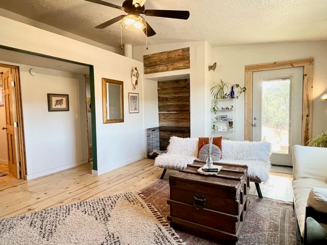 106 Mountain Valley Drive, Edgewood, NM 87015