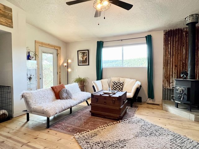 106 Mountain Valley Drive, Edgewood, NM 87015