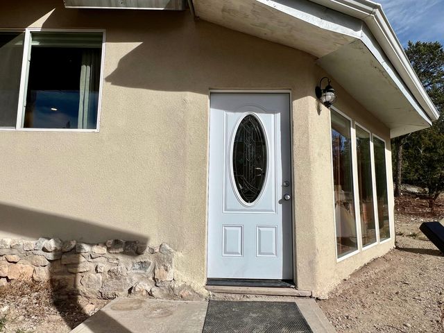 106 Mountain Valley Drive, Edgewood, NM 87015