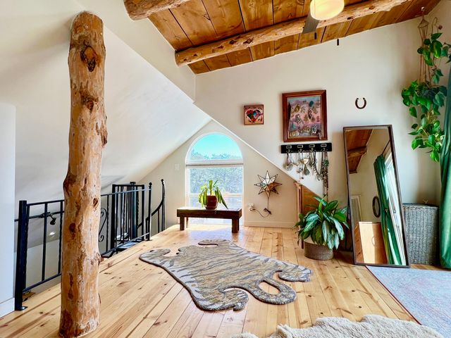 106 Mountain Valley Drive, Edgewood, NM 87015