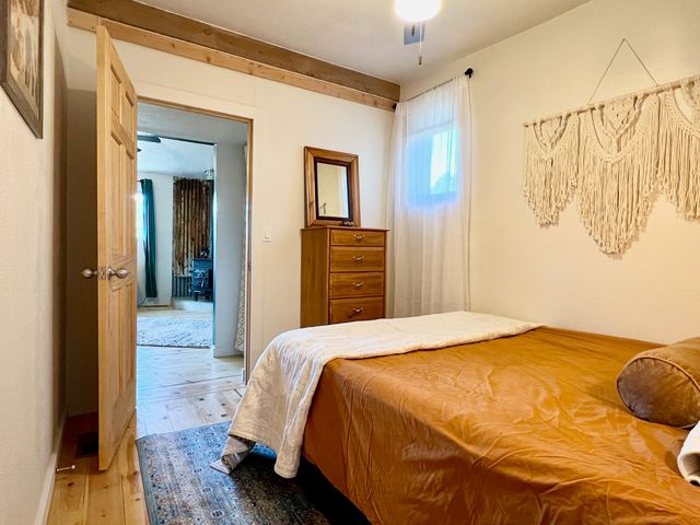 106 Mountain Valley Drive, Edgewood, NM 87015