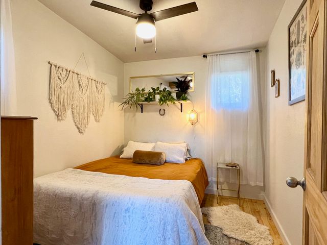 106 Mountain Valley Drive, Edgewood, NM 87015