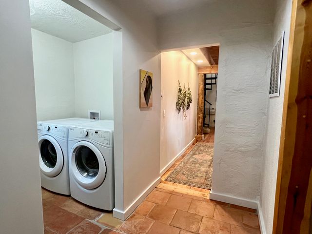 106 Mountain Valley Drive, Edgewood, NM 87015