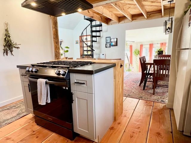 106 Mountain Valley Drive, Edgewood, NM 87015