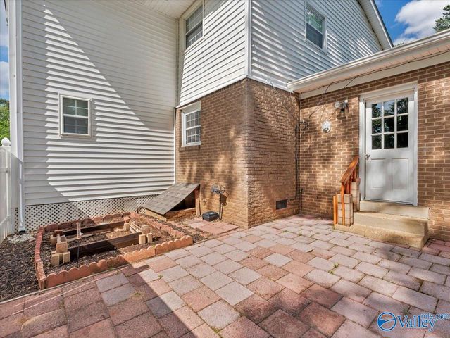 11414 Hillwood Drive SE, Huntsville, AL 35803