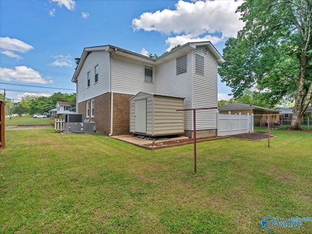 11414 Hillwood Drive SE, Huntsville, AL 35803