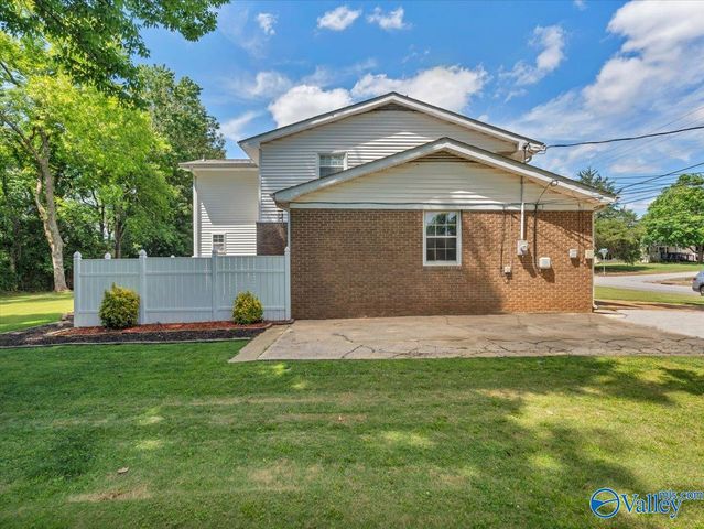 11414 Hillwood Drive SE, Huntsville, AL 35803
