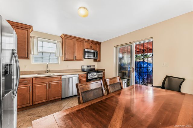 2515 Woodhull Avenue, Bronx, NY 10469