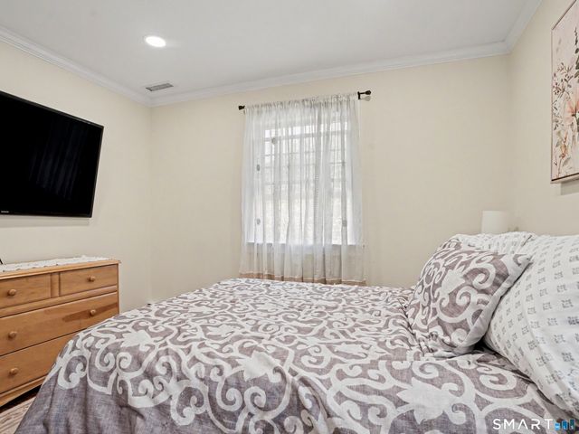 9 Junebar Lane, Norwalk, CT 06851
