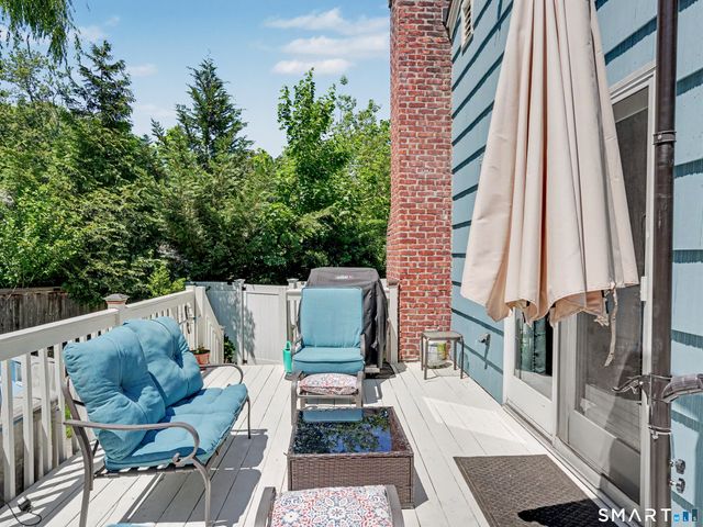 9 Junebar Lane, Norwalk, CT 06851