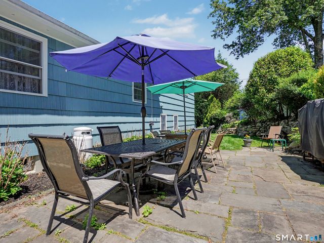 9 Junebar Lane, Norwalk, CT 06851