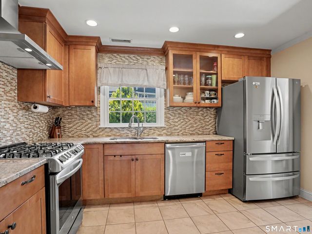 9 Junebar Lane, Norwalk, CT 06851