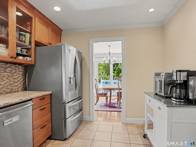 9 Junebar Lane, Norwalk, CT 06851