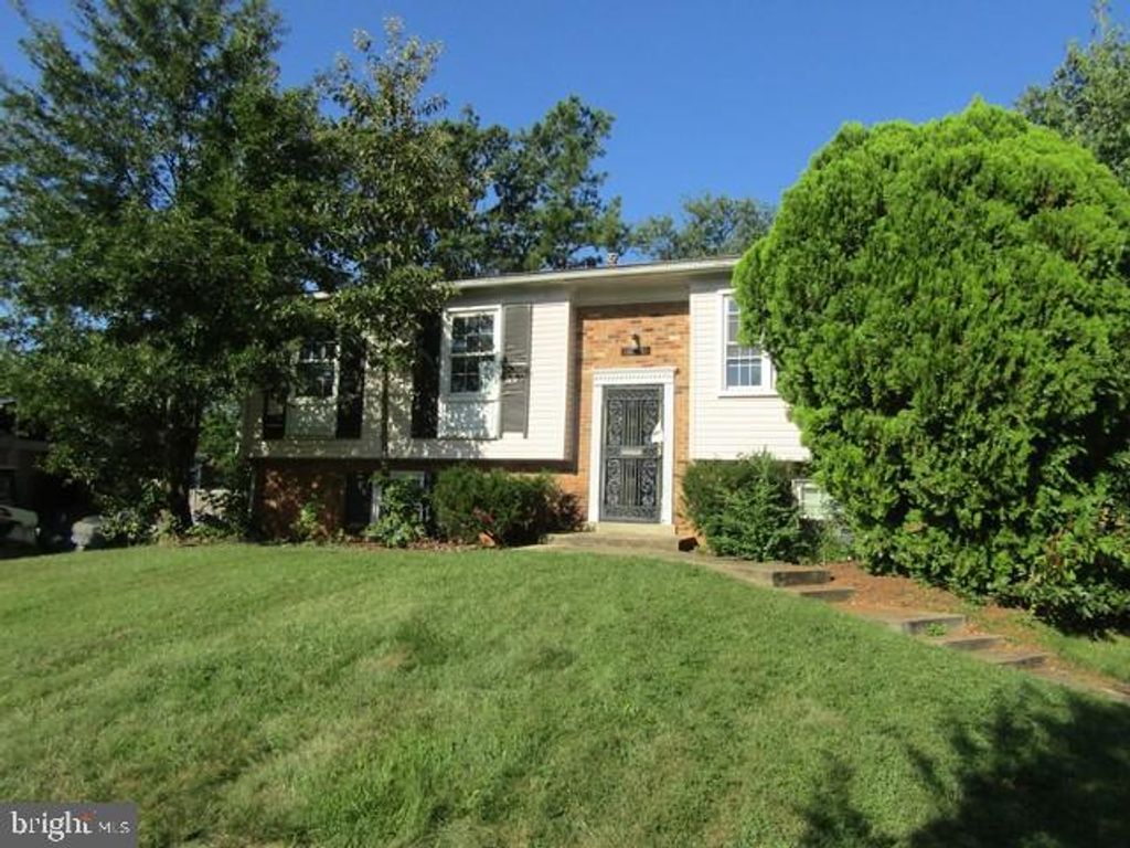 5904 JUSTINA DR, Lanham, MD 20706