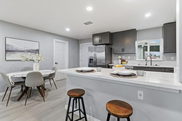 4705 Arboga Rd, Olivehurst, CA 95961