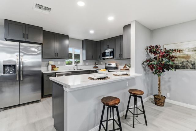 4705 Arboga Rd, Olivehurst, CA 95961