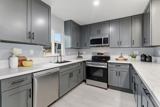 4705 Arboga Rd, Olivehurst, CA 95961