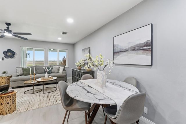 4705 Arboga Rd, Olivehurst, CA 95961