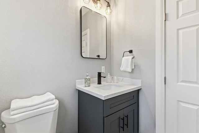 4705 Arboga Rd, Olivehurst, CA 95961