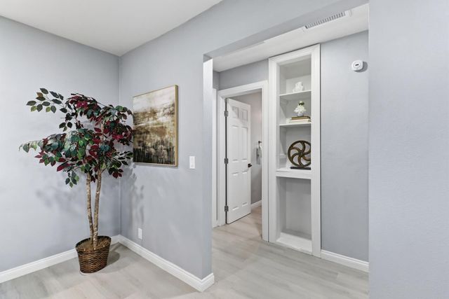 4705 Arboga Rd, Olivehurst, CA 95961