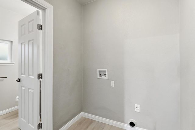 4705 Arboga Rd, Olivehurst, CA 95961