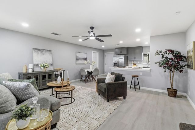 4705 Arboga Rd, Olivehurst, CA 95961