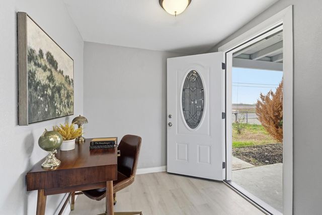 4705 Arboga Rd, Olivehurst, CA 95961