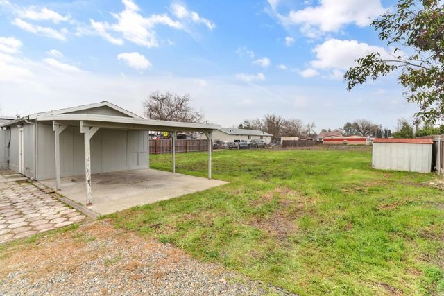 4705 Arboga Rd, Olivehurst, CA 95961
