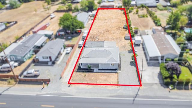 4705 Arboga Rd, Olivehurst, CA 95961