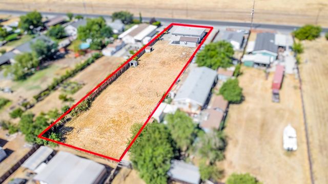 4705 Arboga Rd, Olivehurst, CA 95961