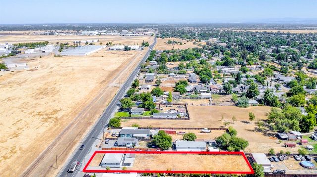 4705 Arboga Rd, Olivehurst, CA 95961