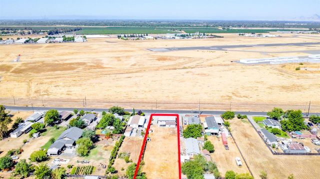 4705 Arboga Rd, Olivehurst, CA 95961