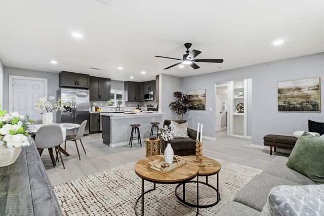 4705 Arboga Rd, Olivehurst, CA 95961