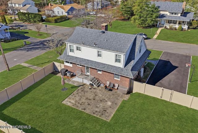 227 Chatham Avenue, Oakhurst, NJ 07755