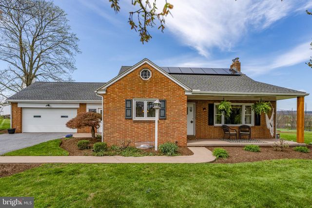 218 LAUSCHTOWN RD, Denver, PA 17517