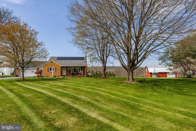 218 LAUSCHTOWN RD, Denver, PA 17517