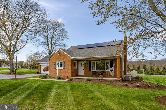 218 LAUSCHTOWN RD, Denver, PA 17517