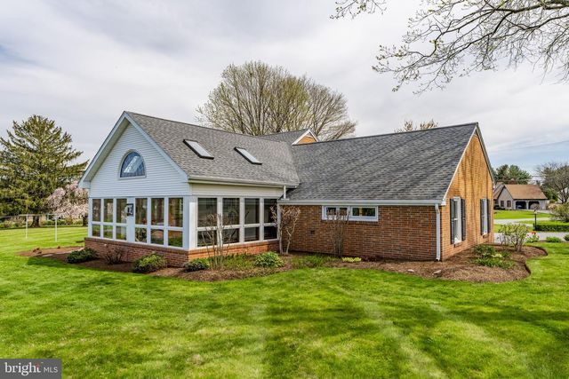 218 LAUSCHTOWN RD, Denver, PA 17517