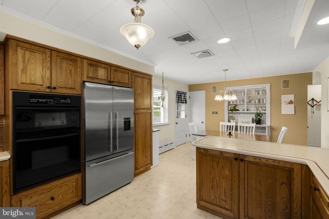 218 LAUSCHTOWN RD, Denver, PA 17517
